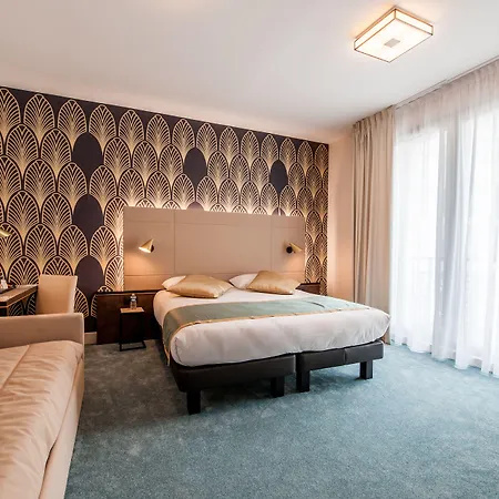 Western Journel Juan-les-pins מלון 3*