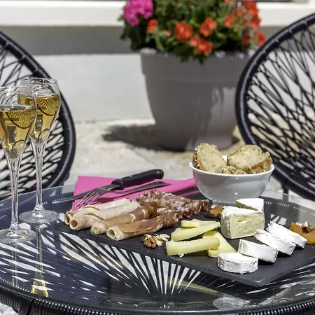 Western Journel Juan-les-pins מלון 3*