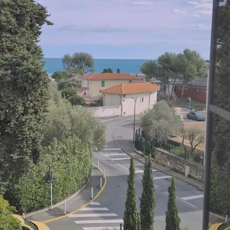 Western Journel Juan-les-pins 3* Antibes