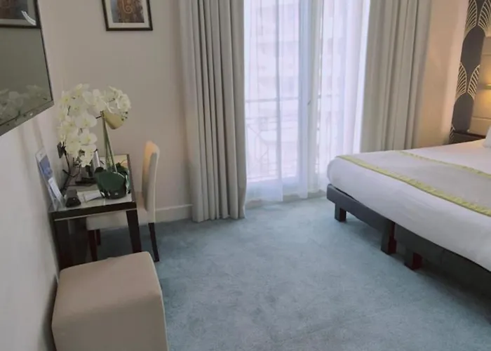 Western Journel Juan-les-pins 昂蒂布