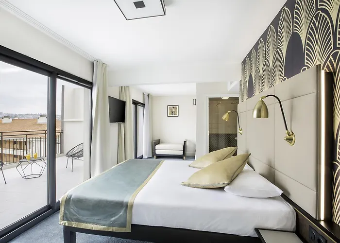 Western Journel Juan-les-pins 昂蒂布